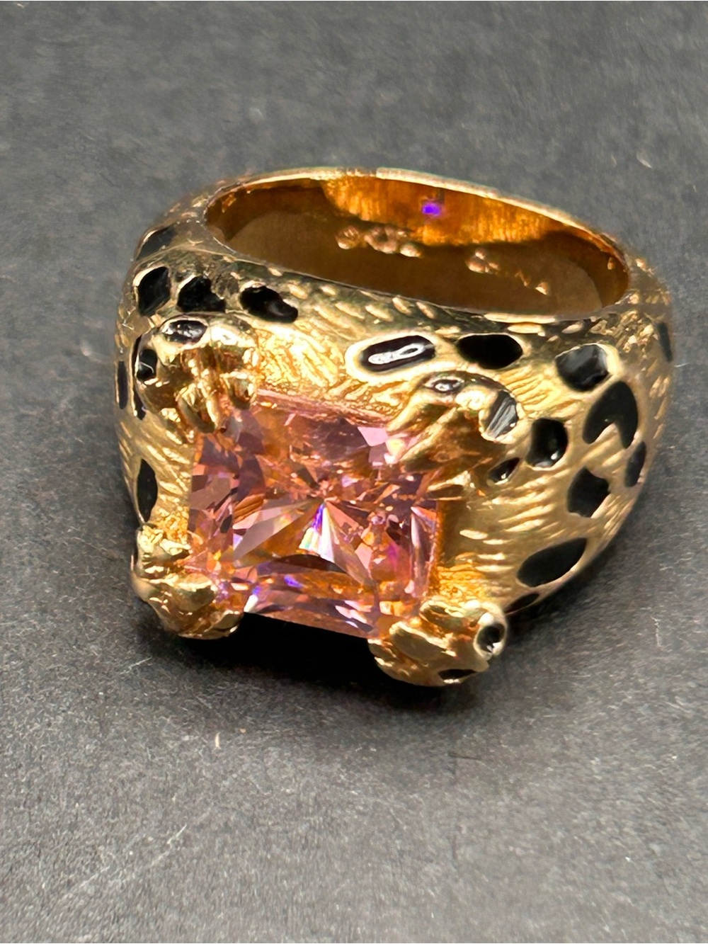 Kenneth Jay Lane KJL Gold Leopard Spotted Pink Stone Ring Size 7.5